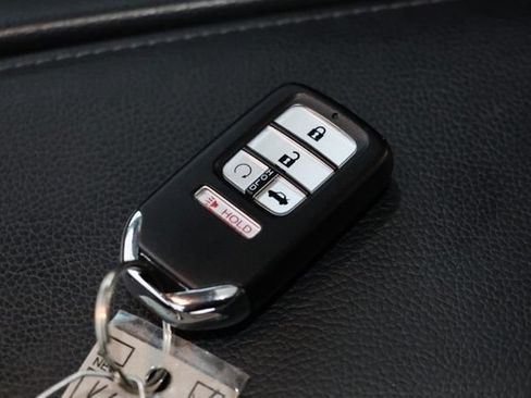 Used 2017 Honda Civic Touring image 34