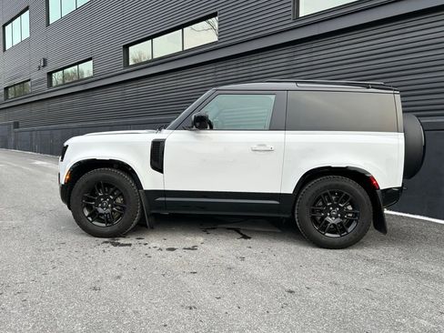 Used 2024 Land Rover Defender 90 X-Dynamic SE image 7