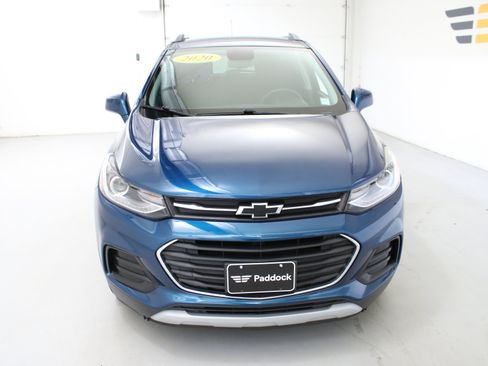 Used 2020 Chevrolet Trax LT FWD image 2