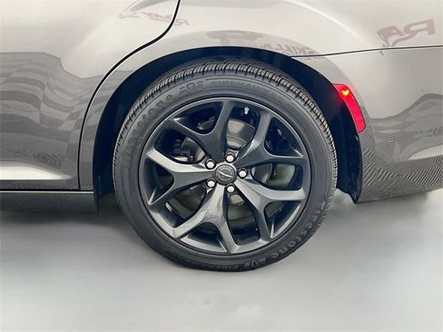 Used 2022 Chrysler 300 S image 37