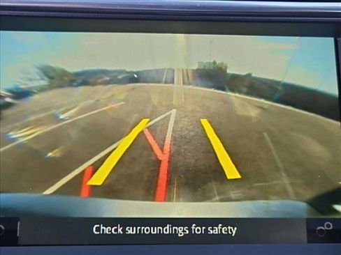 Used 2019 Land Rover Range Rover Evoque SE Premium image 13