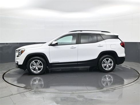 Used 2022 GMC Terrain SLE w/ Driver Convenience Package image 8