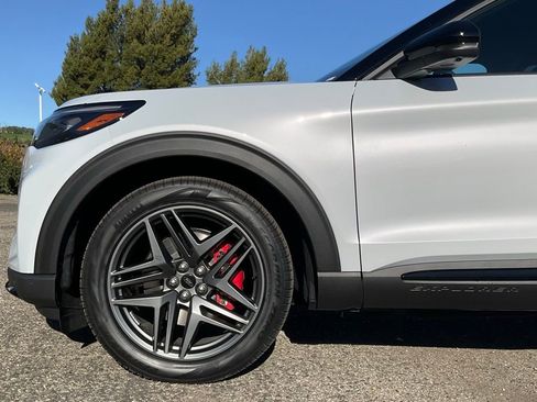 New 2026 Ford Explorer ST w/ Sun And Sound Package image 10