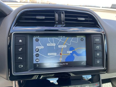 Used 2017 Jaguar XE Prestige image 13