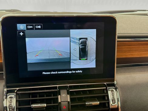 Used 2019 Lincoln Navigator Reserve image 17