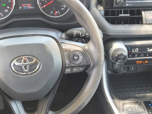 Used 2022 Toyota RAV4 XLE image 13