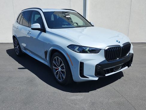 New 2026 BMW X5 xDrive50e w/ M Sport Package AWD/4WD image 2
