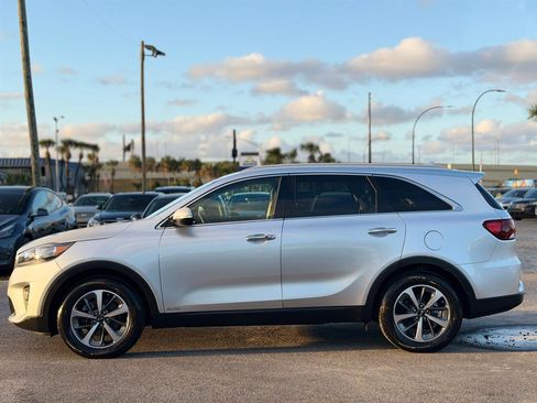 Used 2019 Kia Sorento EX image 2