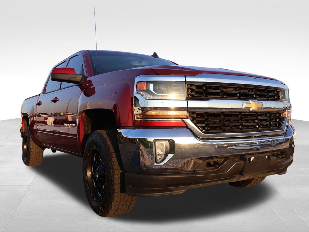 Used 2018 Chevrolet Silverado 1500 LT w/ All Star Edition AWD/4WD image 9