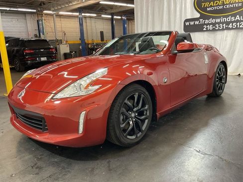 Used 2016 Nissan 370Z Roadster RWD image 4