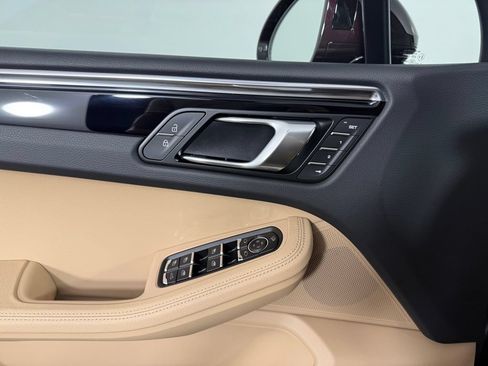 Certified 2026 Porsche Macan AWD/4WD image 20
