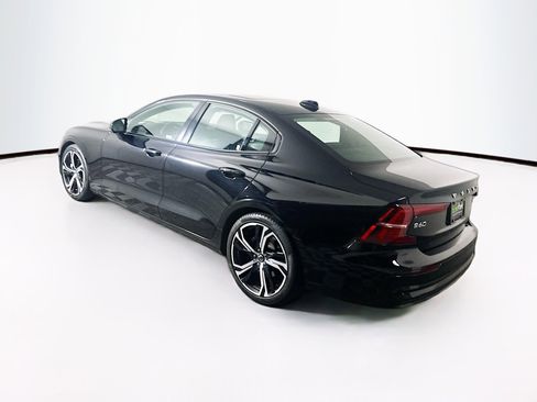 Used 2024 Volvo S60 B5 Plus image 5