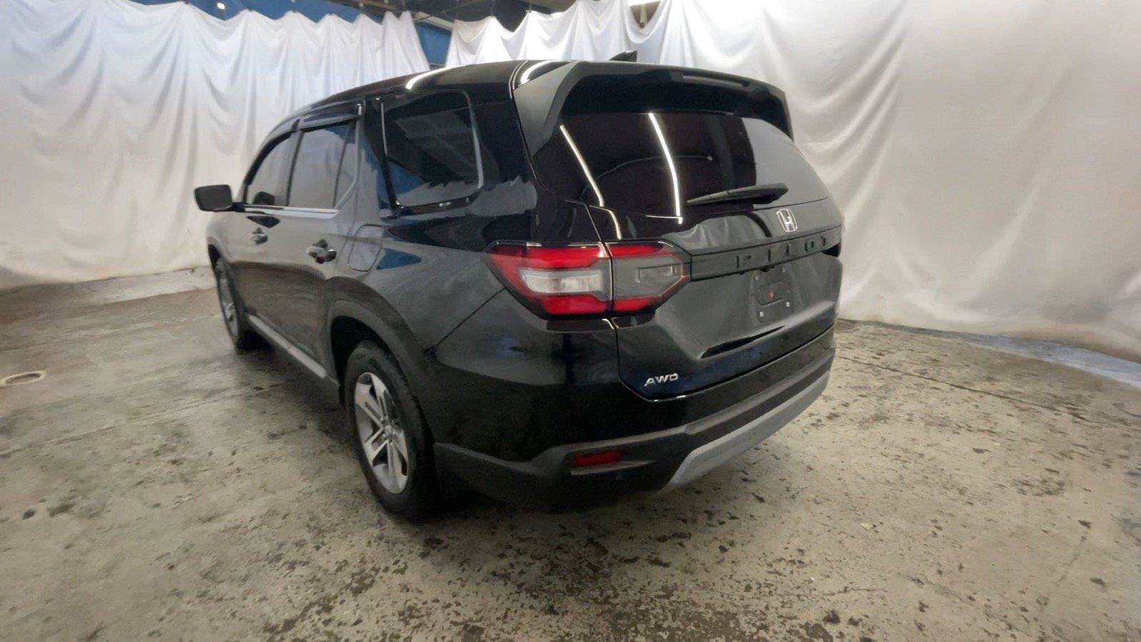 Certified 2025 Honda Pilot EX-L image 9