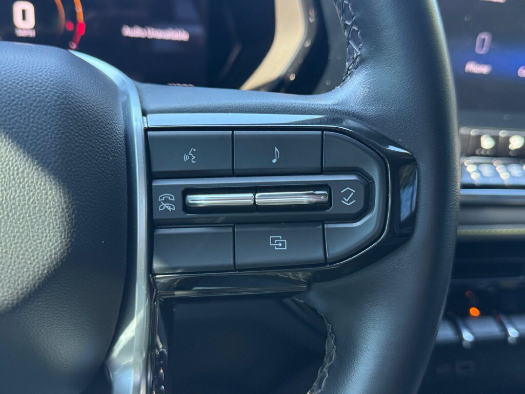 Used 2024 Chevrolet Colorado ZR2 AWD/4WD image 25