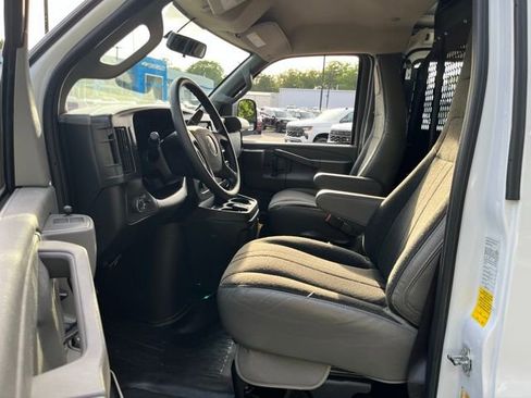 Used 2025 GMC Savana 2500 w/ Driver Convenience Package RWD image 15