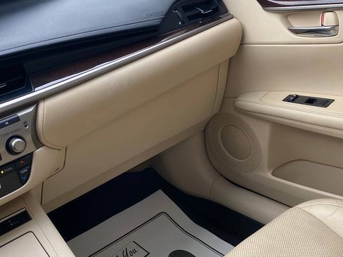 Used 2013 Lexus ES 350 w/ Luxury Pkg FWD image 49