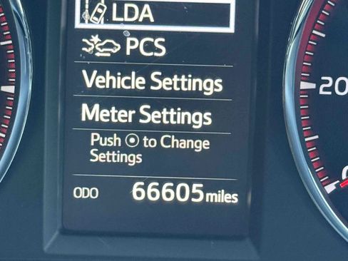 Used 2018 Toyota RAV4 SE w/ All Weather Liner Package FWD image 33