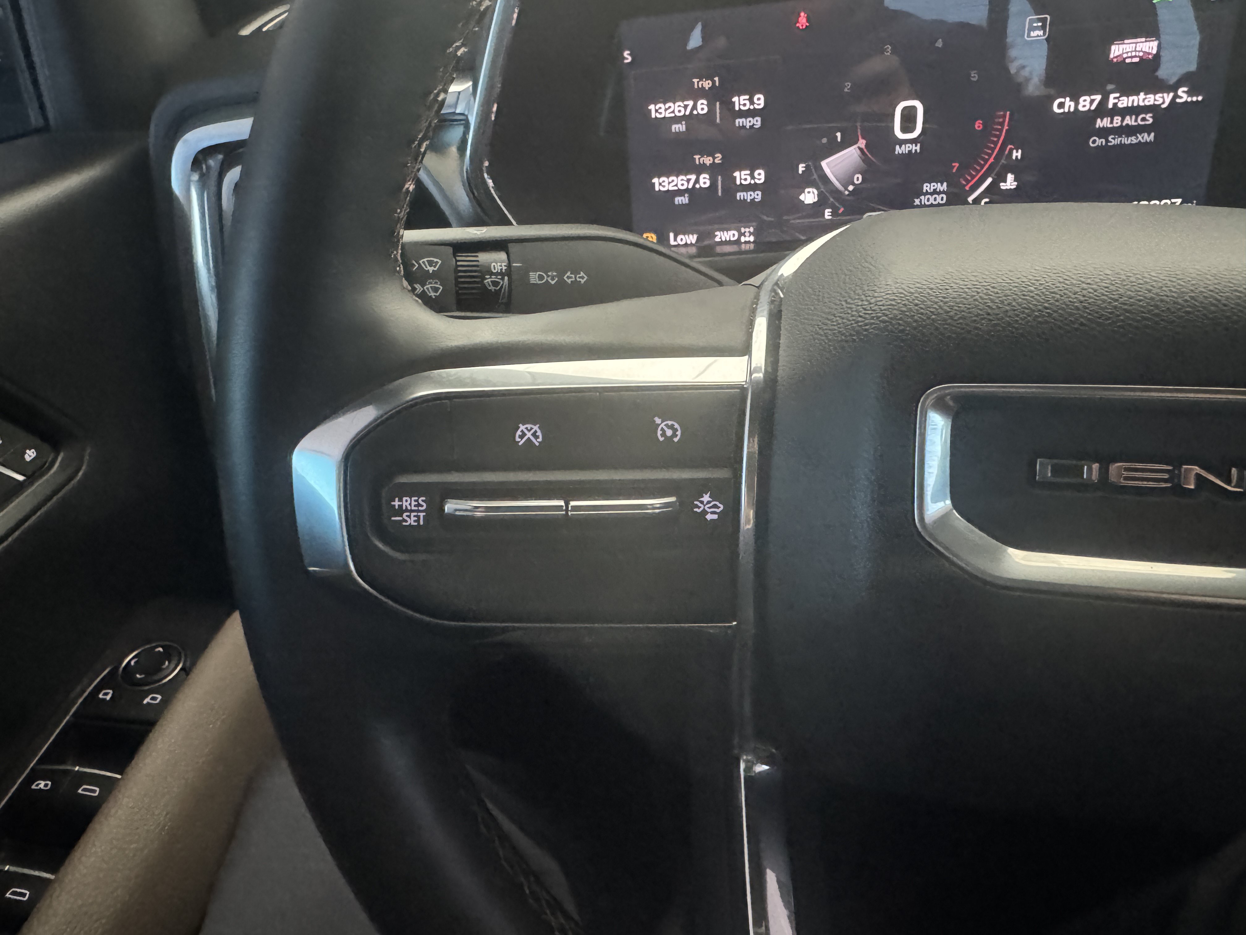Used 2025 GMC Canyon Denali w/ LPO, Denali Black Edition AWD/4WD image 13
