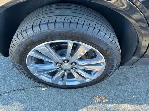 Certified 2025 Cadillac XT5 Premium Luxury image 35