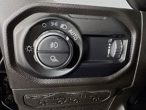 Used 2024 Jeep Gladiator Sport image 10