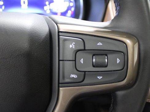 Used 2023 Chevrolet Suburban High Country image 39