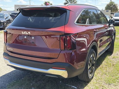 Certified 2025 Kia Sorento S w/ Panoramic Sunroof Package FWD image 7