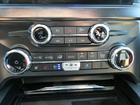 Used 2026 Ford F250 Lariat AWD/4WD image 31