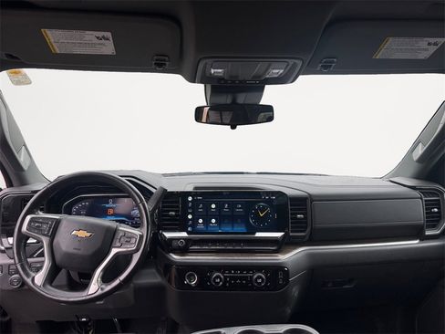 Used 2022 Chevrolet Silverado 1500 LT image 10