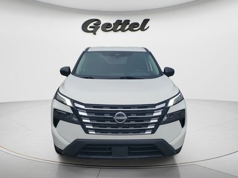 Used 2024 Nissan Rogue S FWD image 3