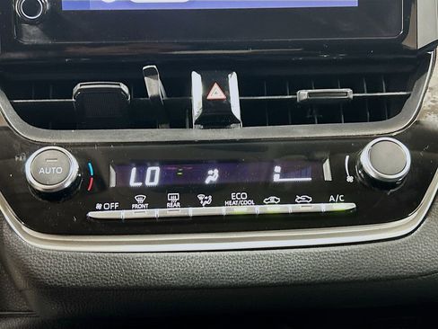 Used 2025 Toyota Corolla LE FWD image 13