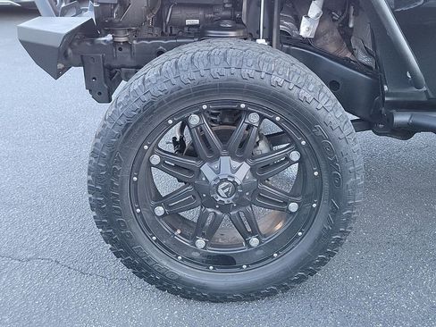 Used 2017 Jeep Wrangler Unlimited Sport w/ Connectivity Group image 10