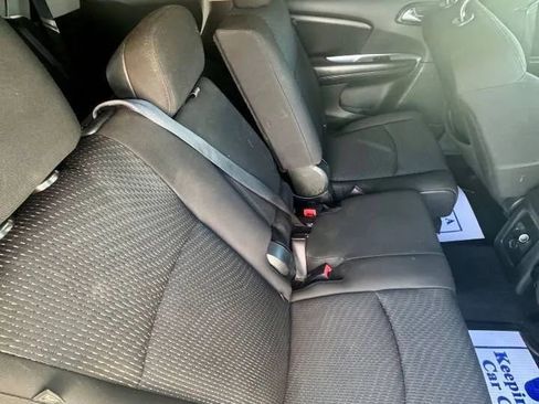 Used 2017 Dodge Journey SE w/ Flexible Seating Group image 7