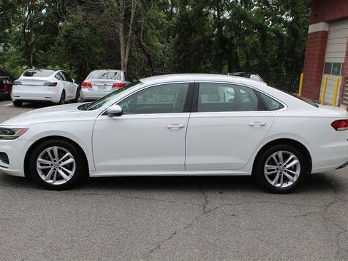 Used 2020 Volkswagen Passat 2.0T SE FWD image 2