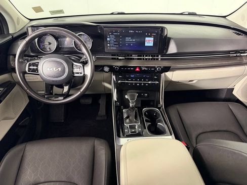 Used 2024 Kia Carnival EX FWD image 13