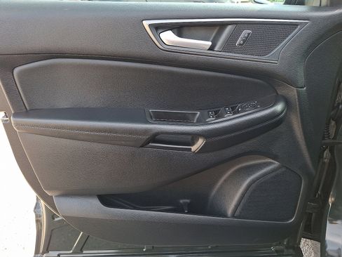 Certified 2022 Ford Edge SE w/ Black Appearance Package AWD/4WD image 12