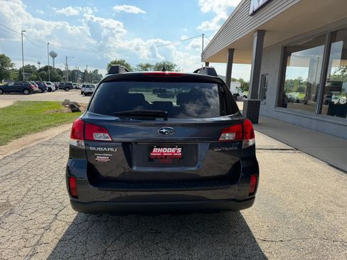 Used 2013 Subaru Outback 2.5i Limited AWD/4WD image 4