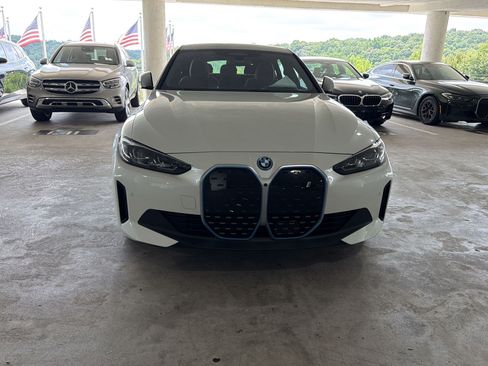 Used 2023 BMW i4 eDrive35 RWD image 5