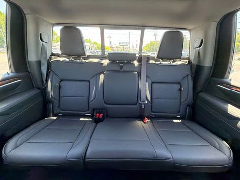 Used 2025 GMC Sierra 3500 Denali w/ Technology Package AWD/4WD image 16