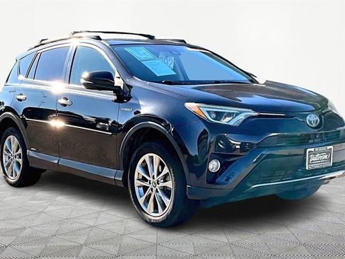 Used 2018 Toyota RAV4 Limited image 7