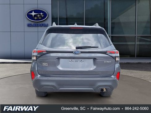 Used 2025 Subaru Forester Premium AWD/4WD image 6