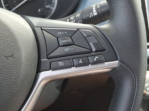 Used 2025 Nissan Versa SV FWD image 21