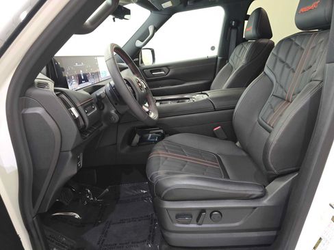 Used 2025 Nissan Armada PRO-4X AWD/4WD image 21