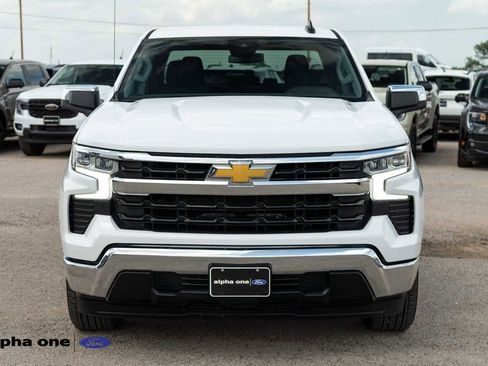 Used 2025 Chevrolet Silverado 1500 LT image 2