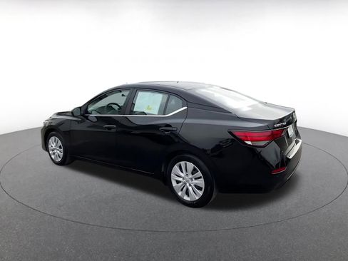 Used 2025 Nissan Sentra S image 10