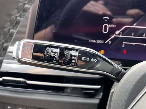 Used 2025 Cadillac Escalade ESV Luxury AWD/4WD image 26