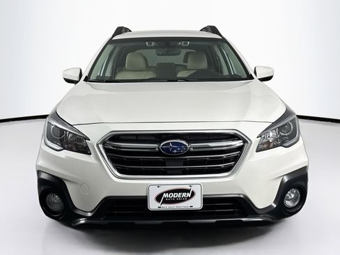 Used 2019 Subaru Outback 2.5i Premium AWD/4WD image 4