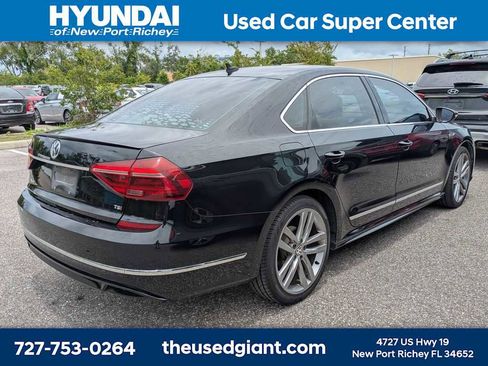 Used 2017 Volkswagen Passat 1.8T R-Line FWD image 2