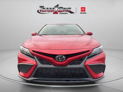 Used 2023 Toyota Camry SE image 4