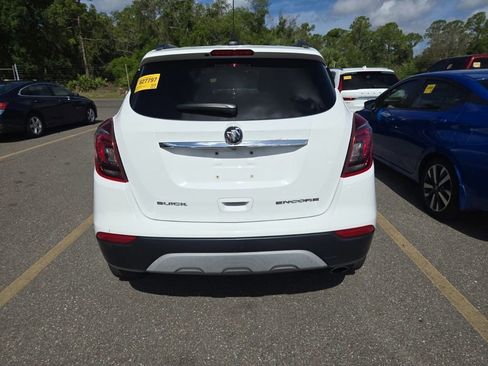 Used 2018 Buick Encore Essence FWD image 5