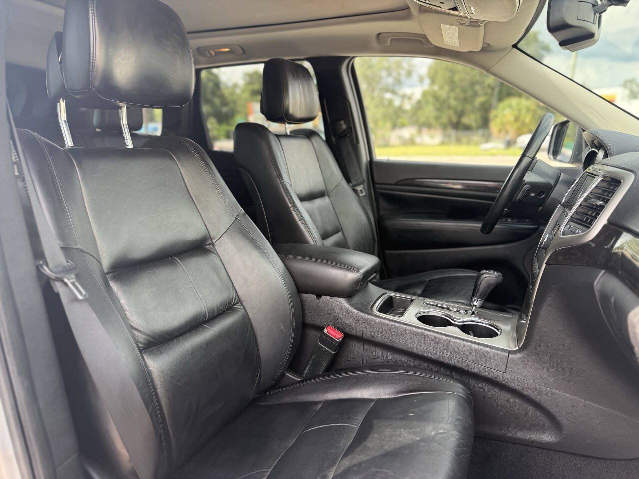 Used 2013 Jeep Grand Cherokee Laredo AWD/4WD image 24